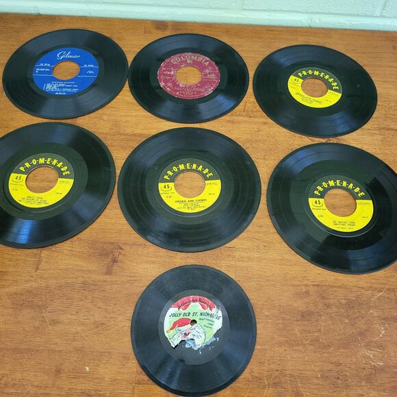 LOT OF 7 VINTAGE 1960s CHRISTMAS RECORDS 7" Vinyl 45 RPM Classic Holiday Songs h - Picture 1 of 9